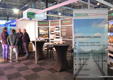 Would Chris van Aert of Traycon tell his visitors about strawberry racks here?